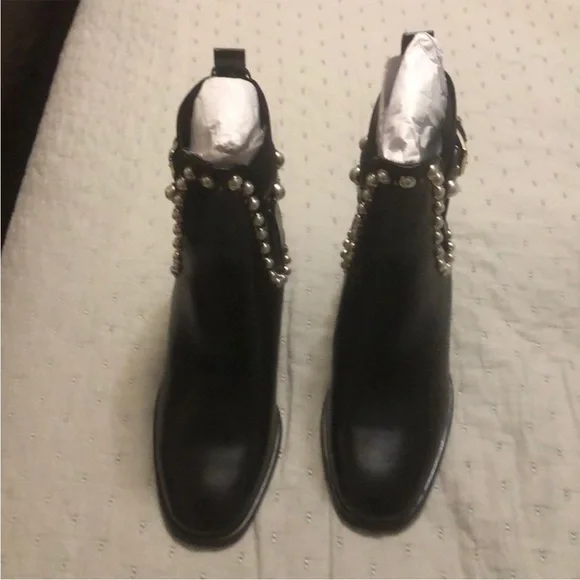🖤Zara Black Ankle Boots with Faux Pearl Detailing🤍 - Picture 4 of 7